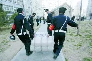 常德市康都物業(yè)服務(wù)有限公司,常德保安服務(wù)公司,保潔服務(wù),綠化服務(wù),搬運服務(wù),墻外高空清洗服務(wù)