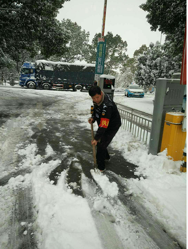 常德市康都物業(yè)服務(wù)有限公司,常德保安服務(wù)公司,保潔服務(wù),綠化服務(wù),搬運(yùn)服務(wù),墻外高空清洗服務(wù) 常德市康都物業(yè)服務(wù)有限公司,常德保安服務(wù)公司,保潔服務(wù),綠化服務(wù),搬運(yùn)服務(wù),墻外高空清洗服務(wù)